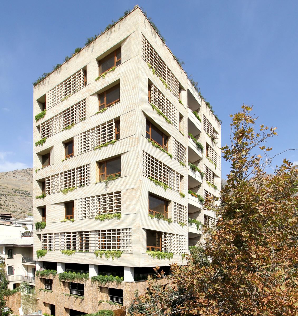 ساختمان مسکونی سبز جماران